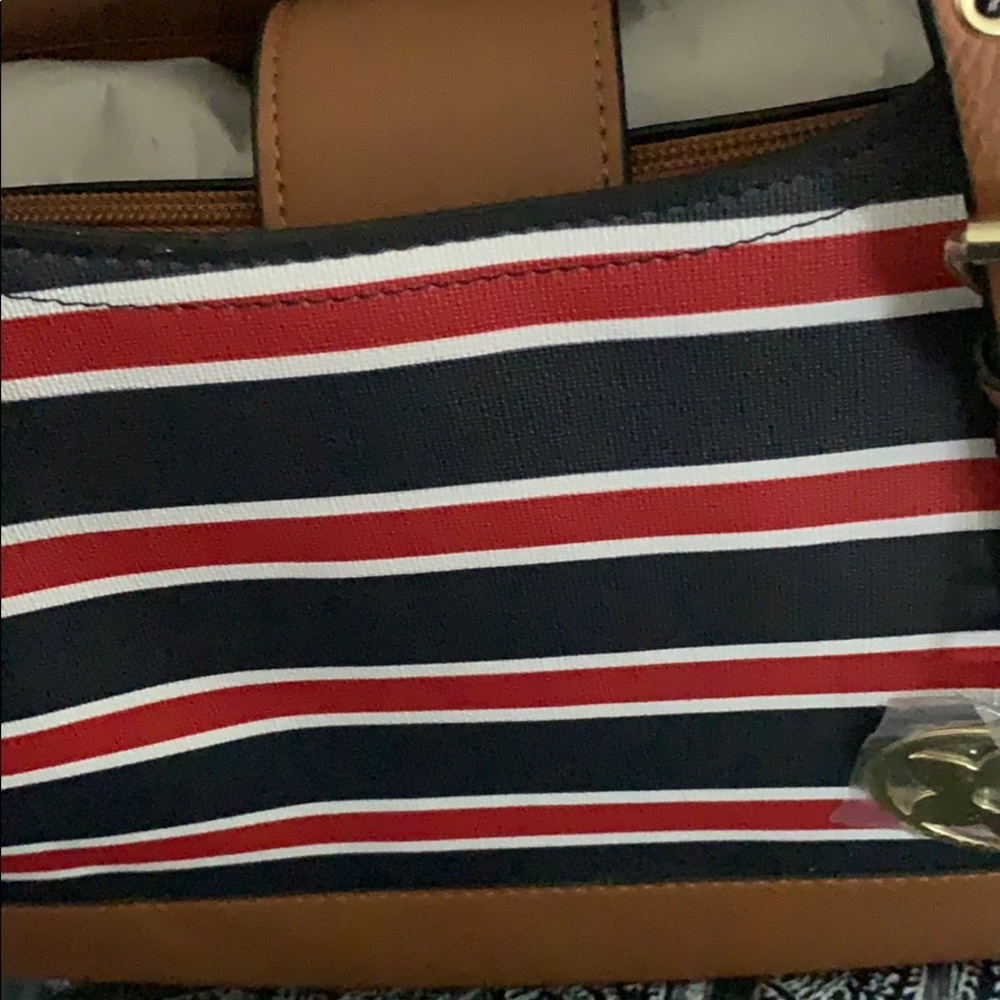 Purse/Tote - Picture 2 of 5